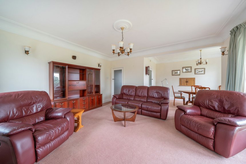 under offer nightingale way london 40156 - Gibbs Gillespie