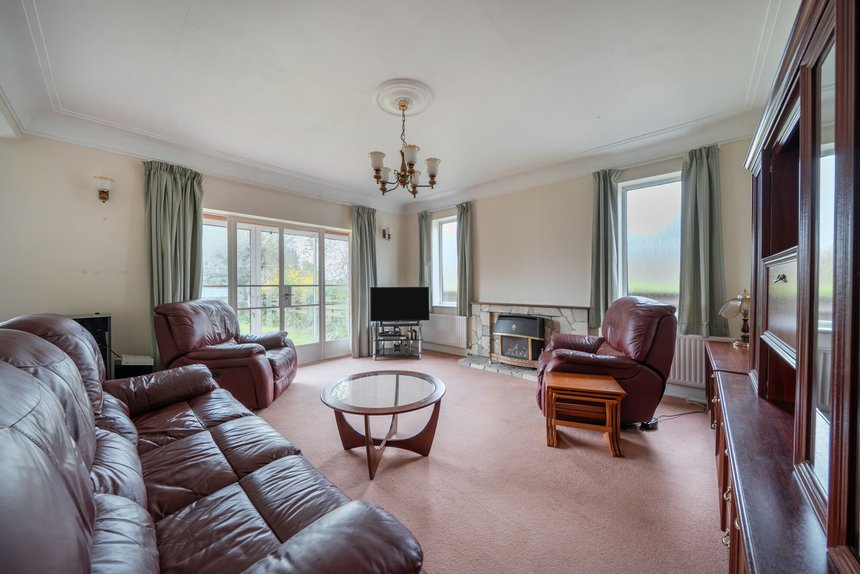 under offer nightingale way london 40156 - Gibbs Gillespie