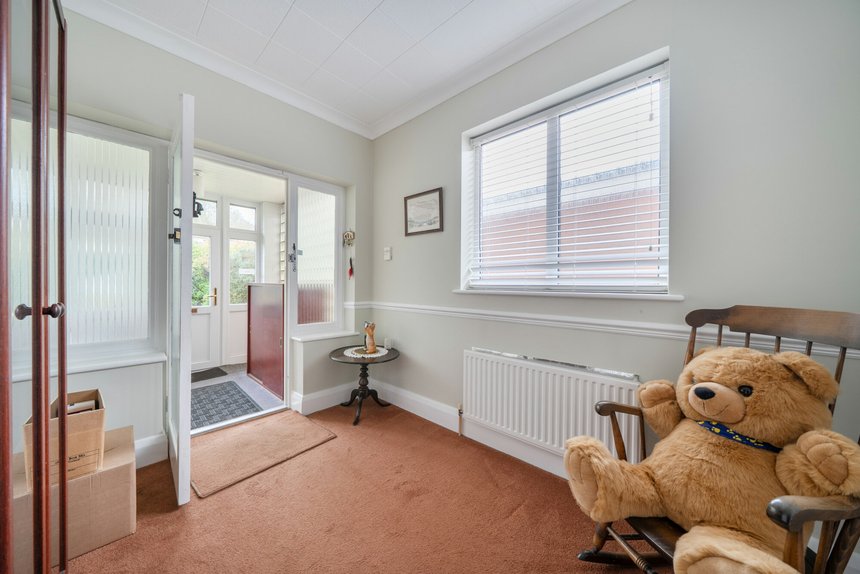 under offer nightingale way london 40156 - Gibbs Gillespie