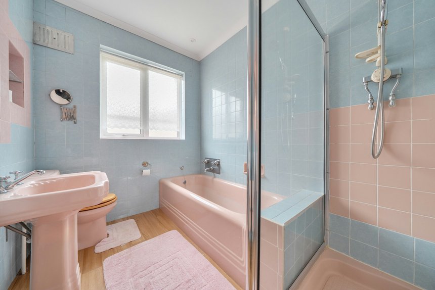 under offer nightingale way london 40156 - Gibbs Gillespie