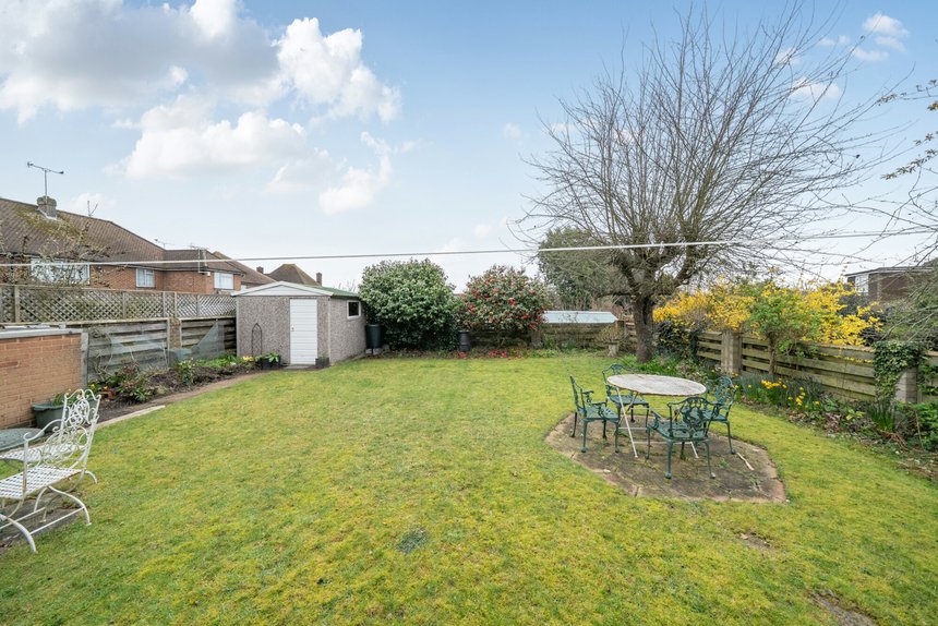 under offer nightingale way london 40156 - Gibbs Gillespie