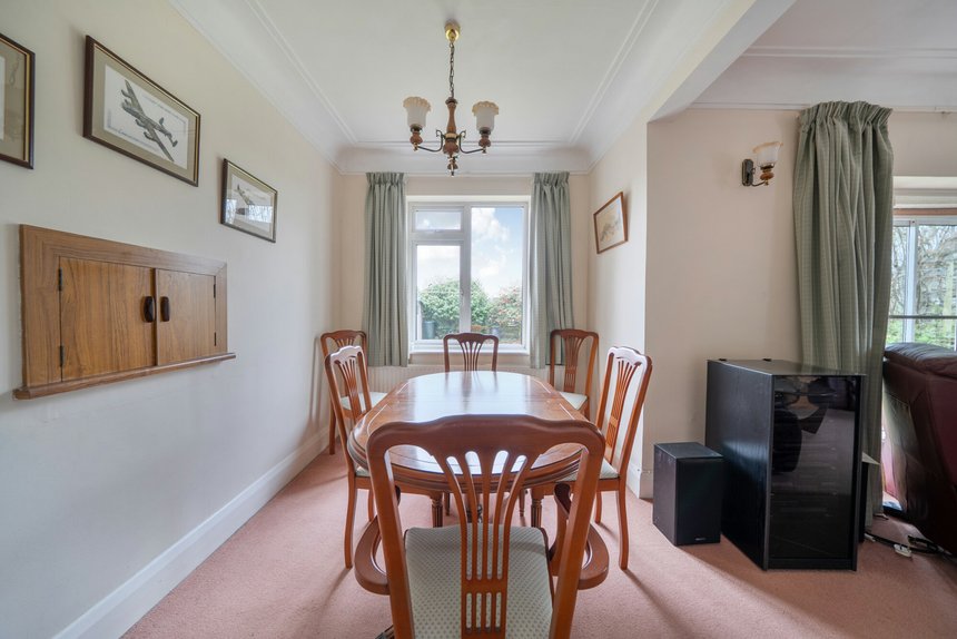 under offer nightingale way london 40156 - Gibbs Gillespie