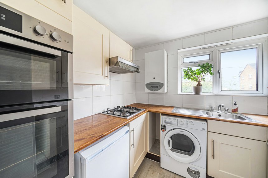 2 bedroom Flat/Apartment for sale in Rodwell Close, Ruislip, Middlesex