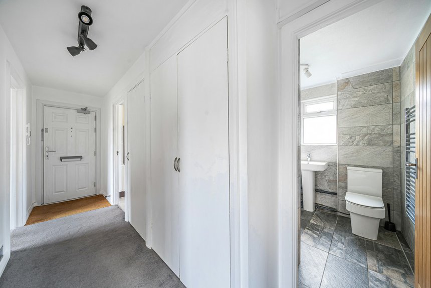 2 bedroom Flat/Apartment for sale in Rodwell Close, Ruislip, Middlesex