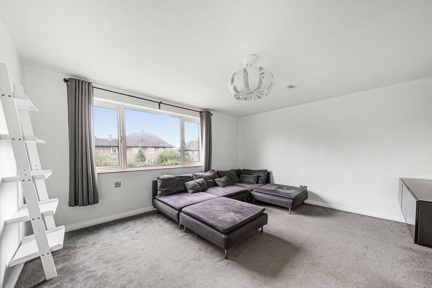 2 bedroom Flat/Apartment for sale in Rodwell Close, Ruislip, Middlesex