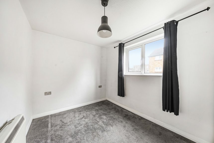 2 bedroom Flat/Apartment for sale in Rodwell Close, Ruislip, Middlesex