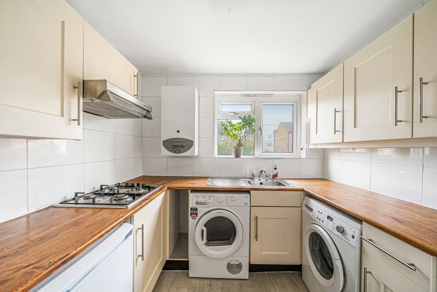 2 bedroom Flat/Apartment for sale in Rodwell Close, Ruislip, Middlesex