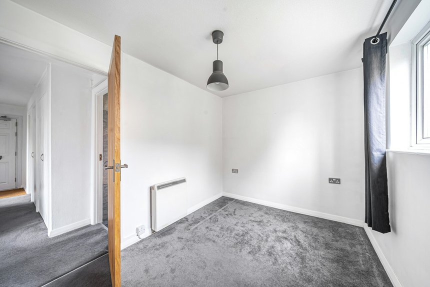 2 bedroom Flat/Apartment for sale in Rodwell Close, Ruislip, Middlesex