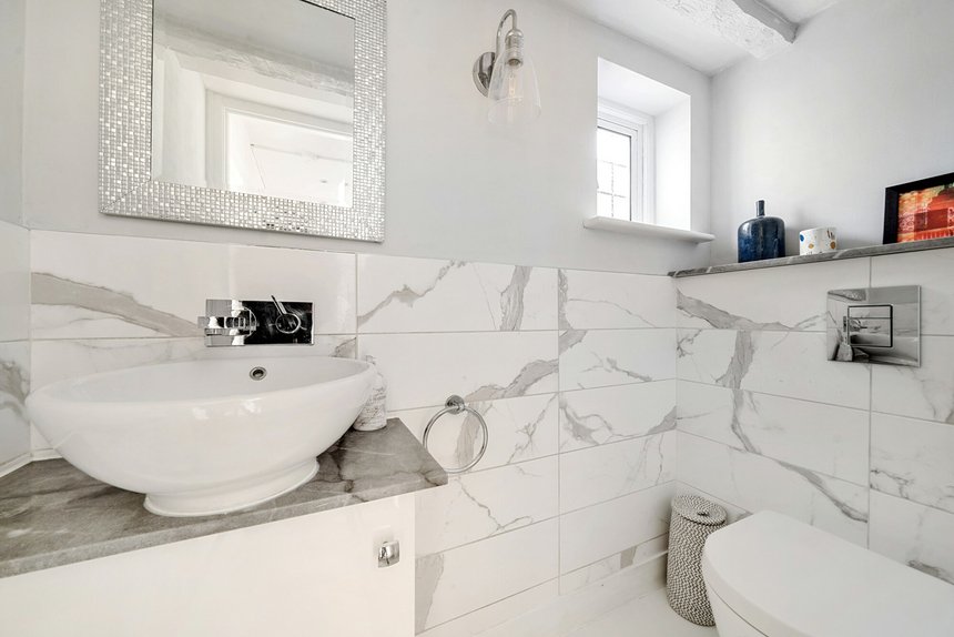 under offer pinner view london 40210 - Gibbs Gillespie