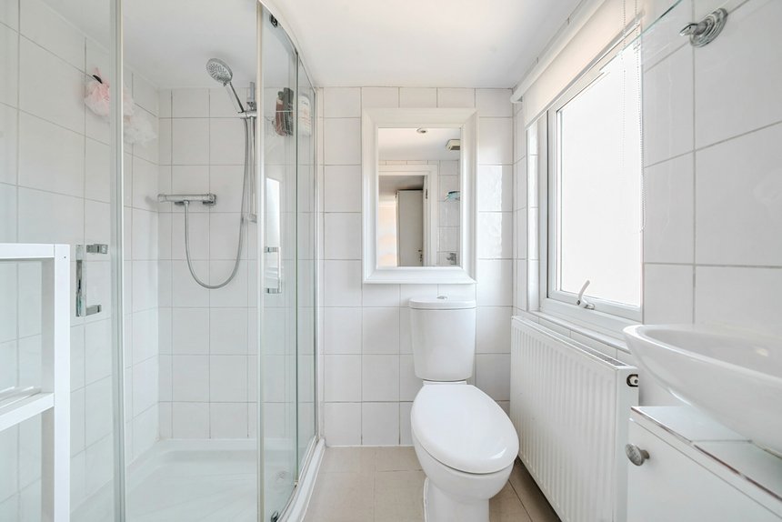 under offer pinner view london 40210 - Gibbs Gillespie