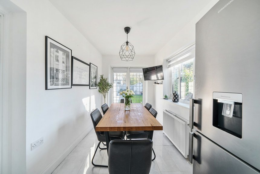 under offer pinner view london 40210 - Gibbs Gillespie