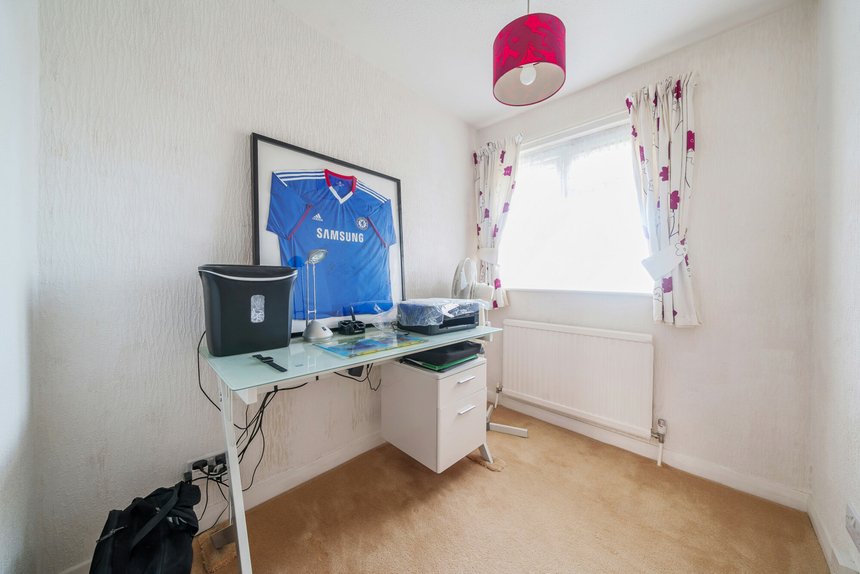 under offer wyteleaf close london 40232 - Gibbs Gillespie