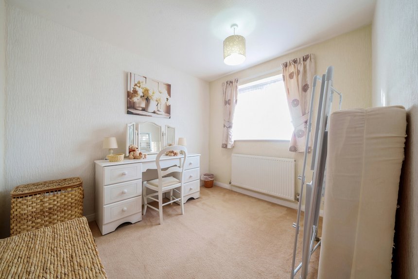 under offer wyteleaf close london 40232 - Gibbs Gillespie