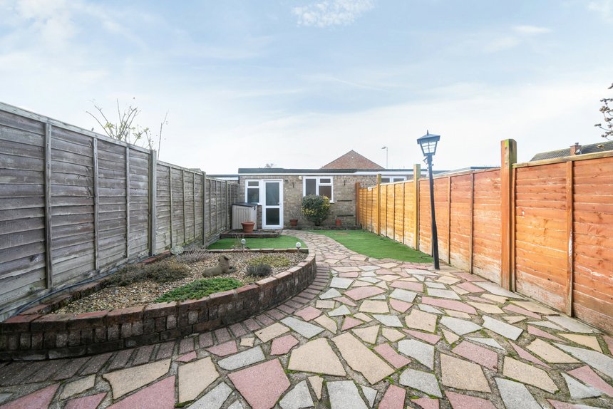 under offer wyteleaf close london 40232 - Gibbs Gillespie