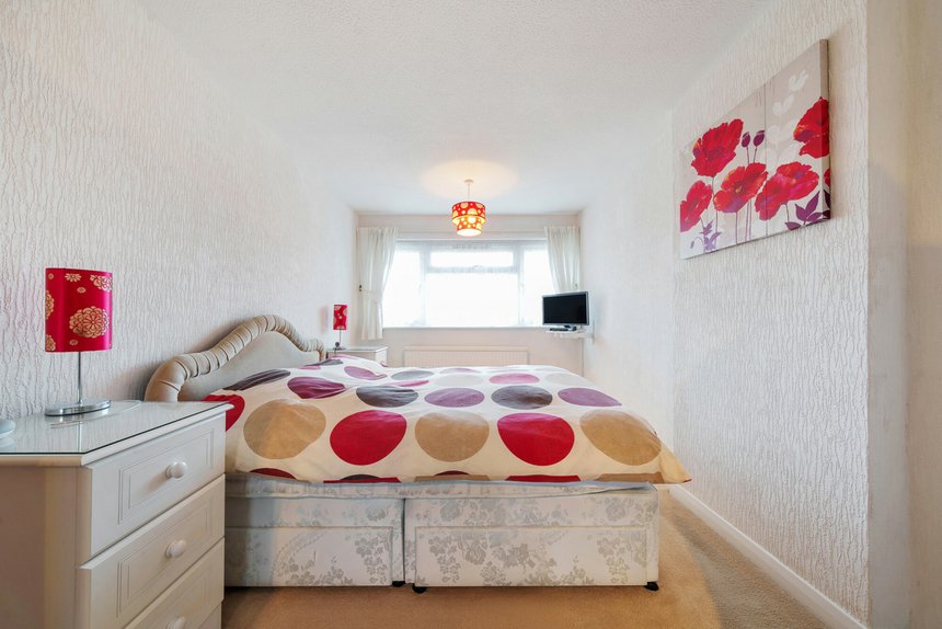 under offer wyteleaf close london 40232 - Gibbs Gillespie