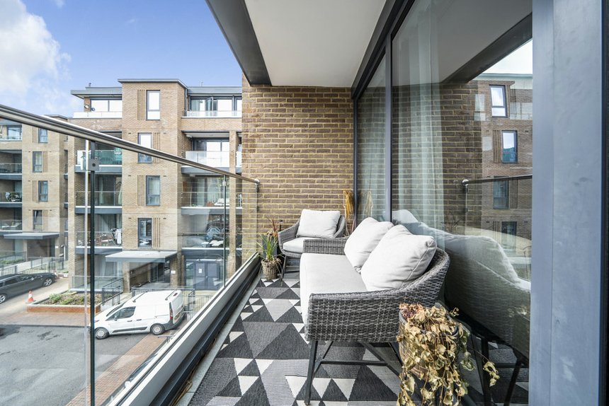 for sale brindley place london 40276 - Gibbs Gillespie