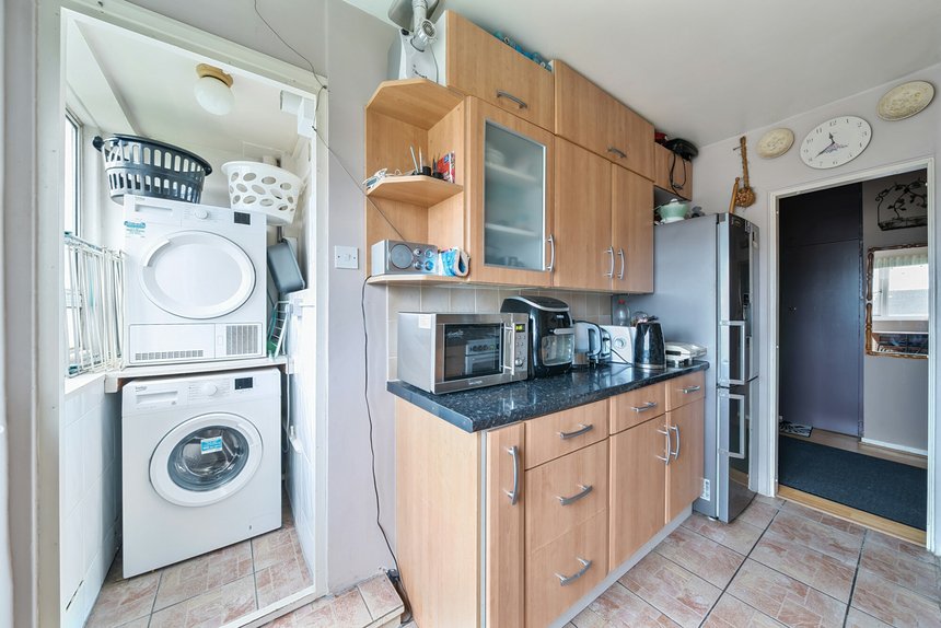 for sale byron way london 40285 - Gibbs Gillespie