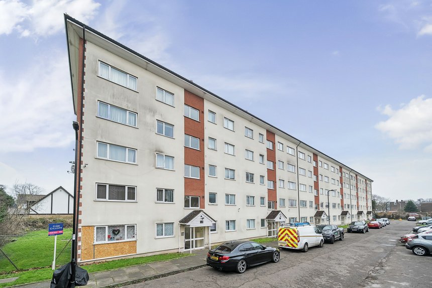 for sale byron way london 40285 - Gibbs Gillespie