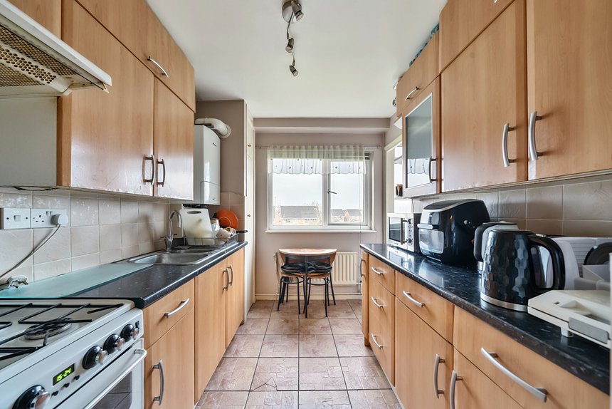 for sale byron way london 40285 - Gibbs Gillespie
