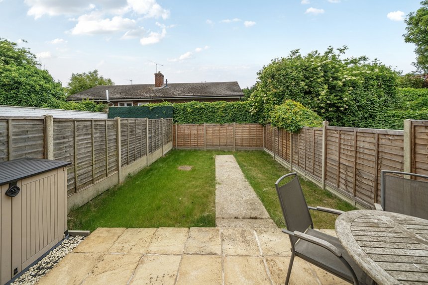 under offer burness close london 40312 - Gibbs Gillespie