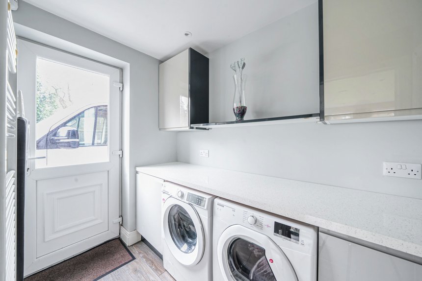 under offer halford road london 40338 - Gibbs Gillespie