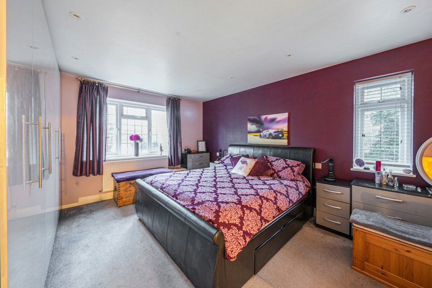 under offer halford road london 40338 - Gibbs Gillespie