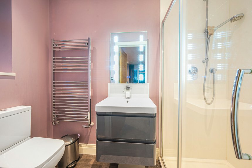 under offer halford road london 40338 - Gibbs Gillespie