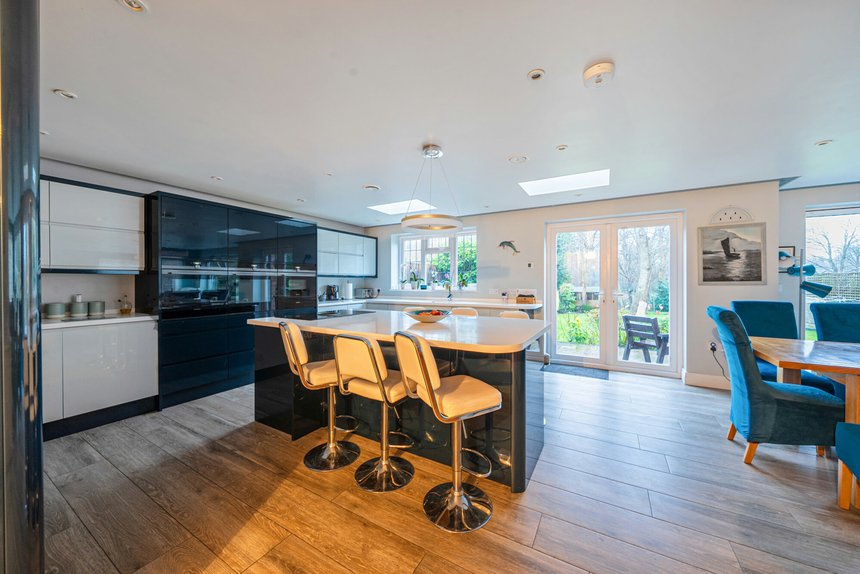 under offer halford road london 40338 - Gibbs Gillespie