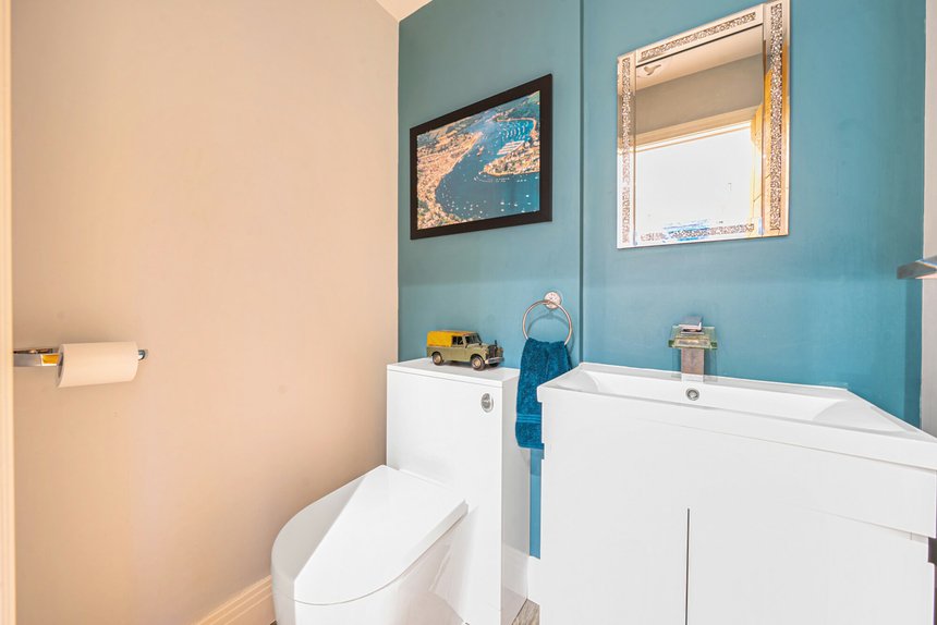 under offer halford road london 40338 - Gibbs Gillespie