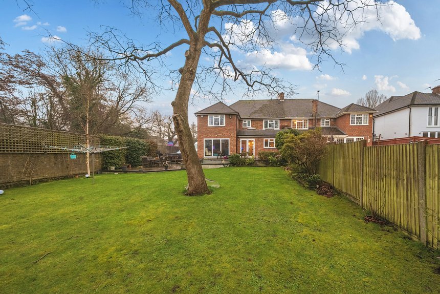 under offer halford road london 40338 - Gibbs Gillespie