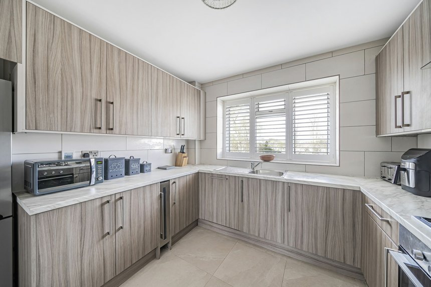 1 bedroom Flat/Apartment for sale in Dove Park, Pinner, Middlesex, HA5