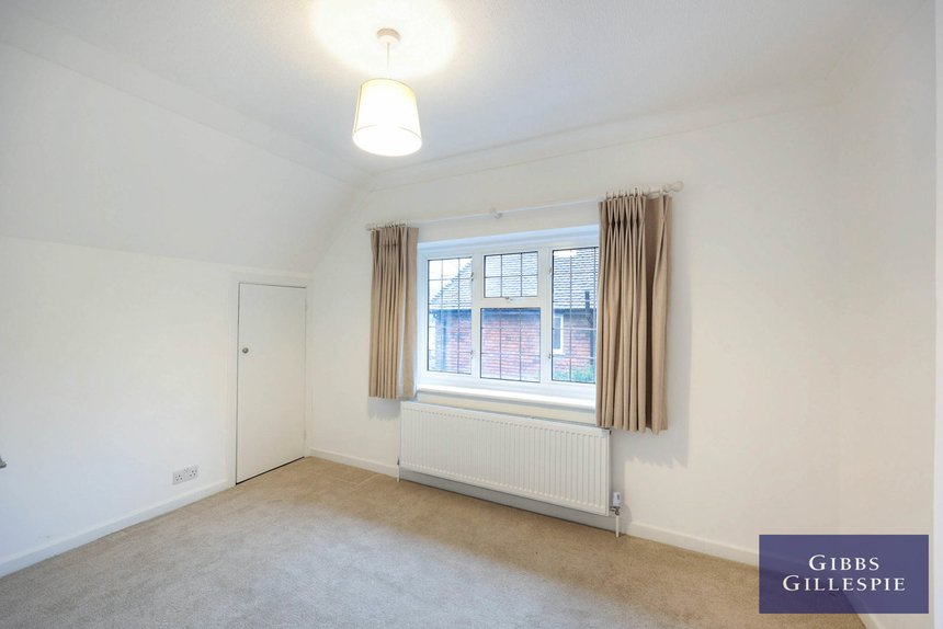 to let dukes wood drive london 40358 - Gibbs Gillespie