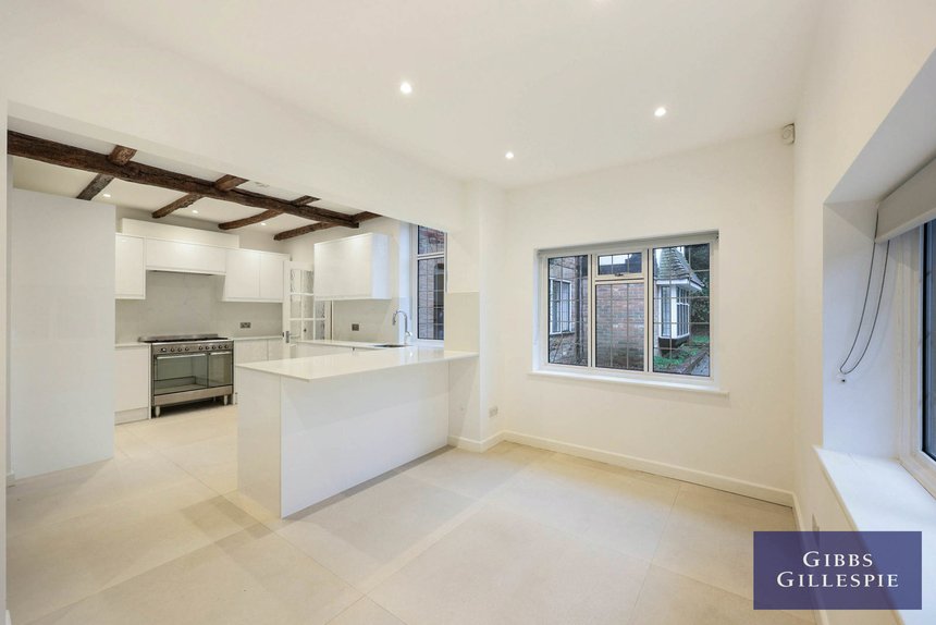 to let dukes wood drive london 40358 - Gibbs Gillespie