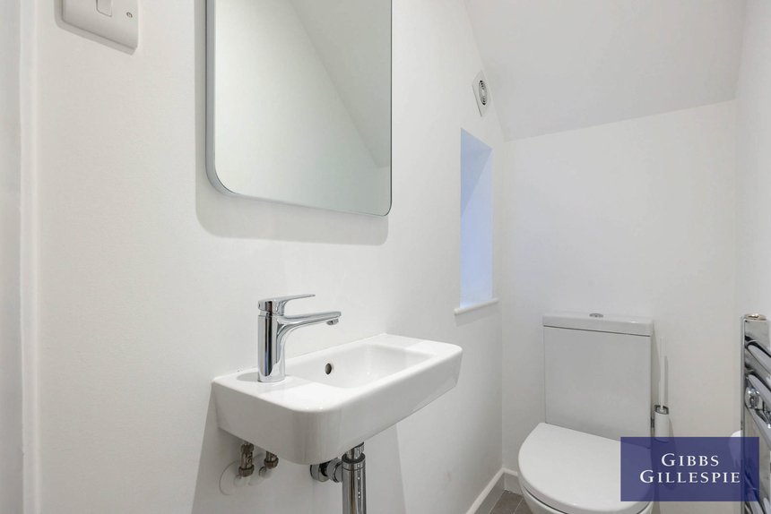 to let dukes wood drive london 40358 - Gibbs Gillespie