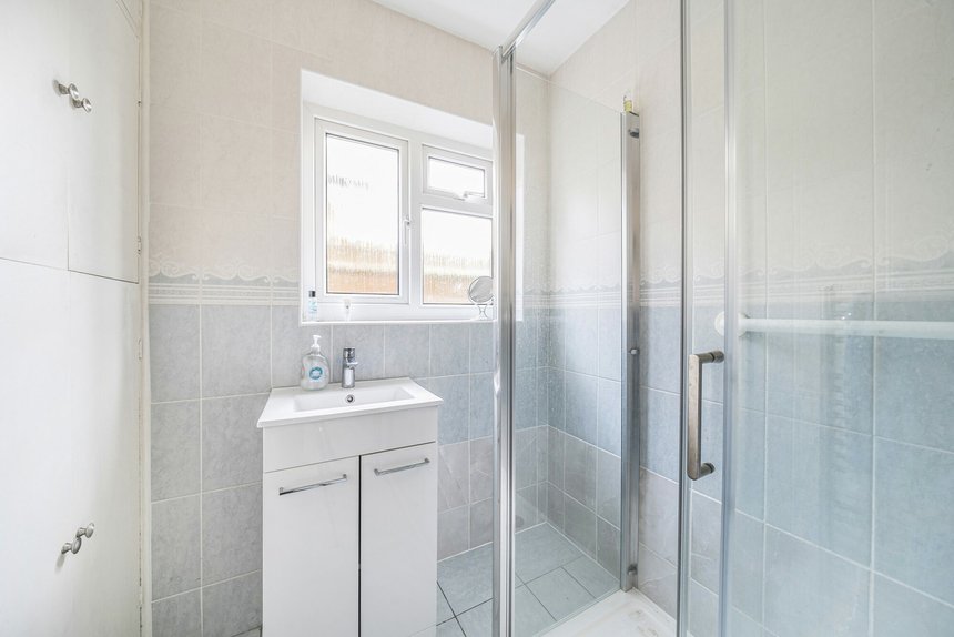 sold howletts lane london 40428 - Gibbs Gillespie