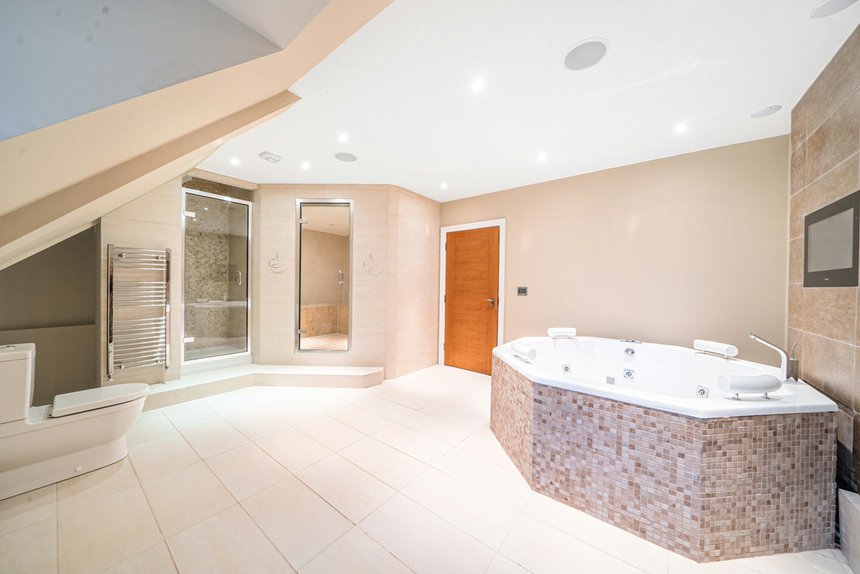 for sale oak glade london 40494 - Gibbs Gillespie