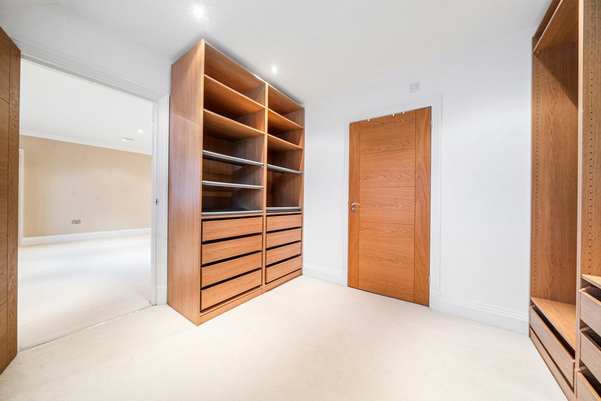 for sale oak glade london 40494 - Gibbs Gillespie