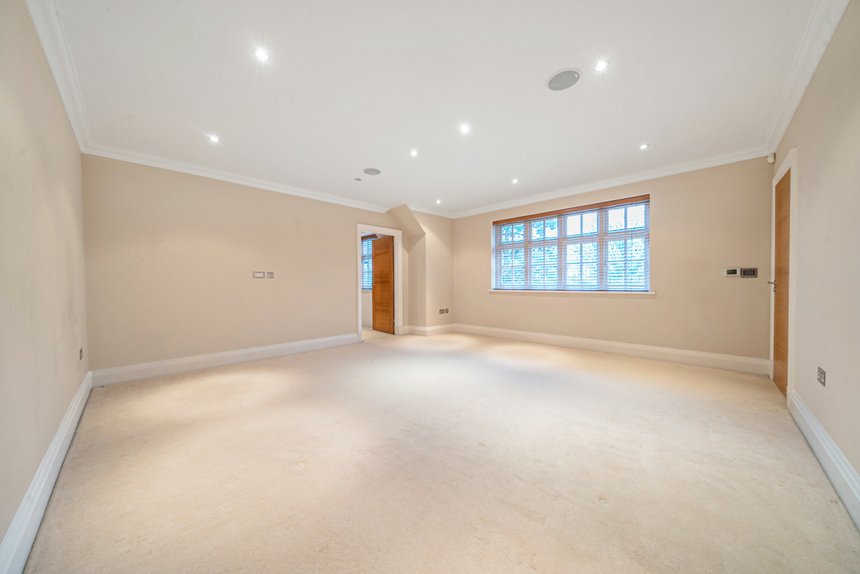 for sale oak glade london 40494 - Gibbs Gillespie