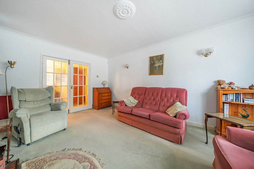 for sale chigwell hurst court london 40557 - Gibbs Gillespie