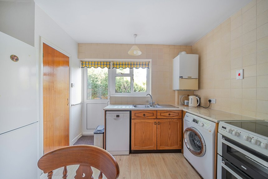 for sale chigwell hurst court london 40557 - Gibbs Gillespie