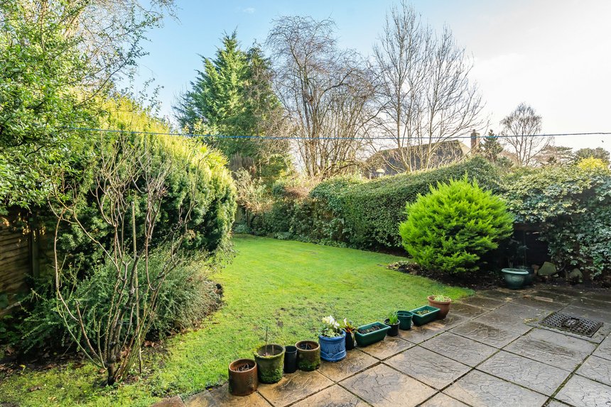 for sale chigwell hurst court london 40557 - Gibbs Gillespie