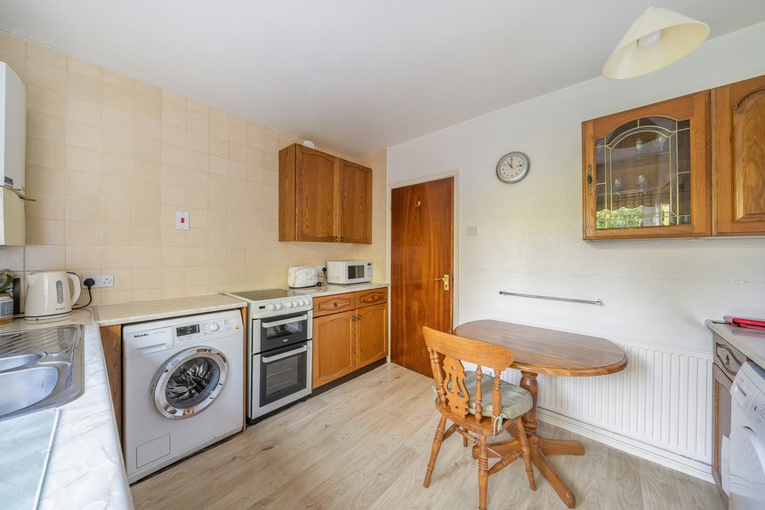 for sale chigwell hurst court london 40557 - Gibbs Gillespie
