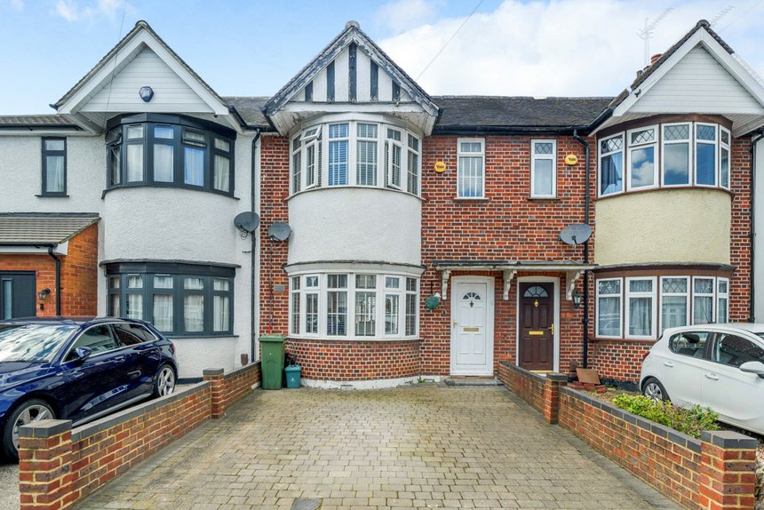 2 bedroom House for sale in Whitby Road, Ruislip, Middlesex, HA4
