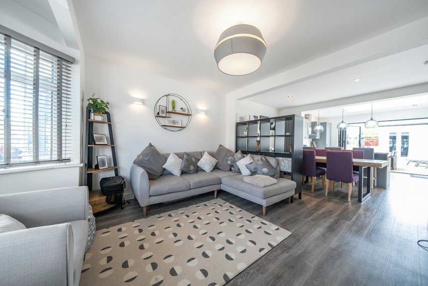 2 bedroom House for sale in Whitby Road, Ruislip, Middlesex, HA4