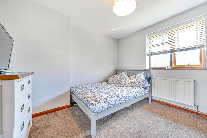 under offer westend gardens london 40606 - Gibbs Gillespie