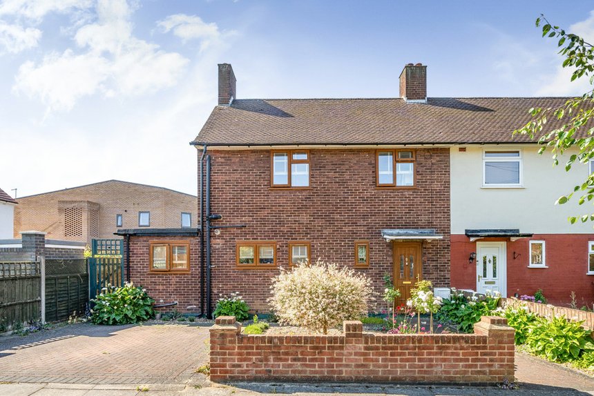 under offer westend gardens london 40606 - Gibbs Gillespie