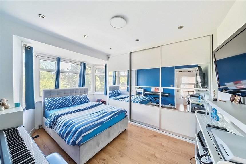 for sale st. andrews drive london 40646 - Gibbs Gillespie