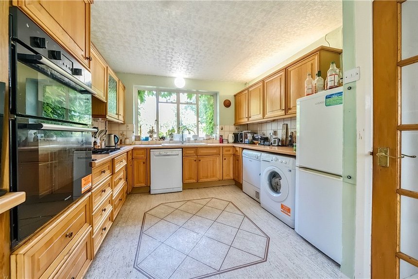 for sale davenham avenue london 40718 - Gibbs Gillespie