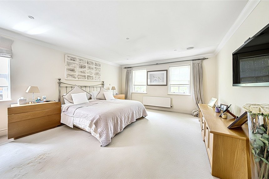 for sale st. martins london 40875 - Gibbs Gillespie