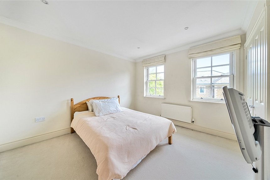 for sale st. martins london 40875 - Gibbs Gillespie